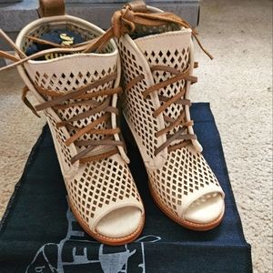 Freebird by Steven BENNI Size 8